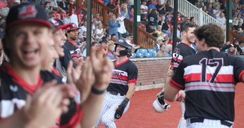 Mohawks Edge Stallions With 5-4 Win